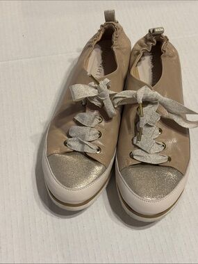 Ron White Novena Taupe Platino women’s sneakers, metallic gold, size 38 / 7.5